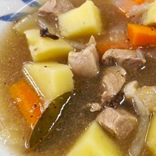 豚角切りシンプル野菜スープ